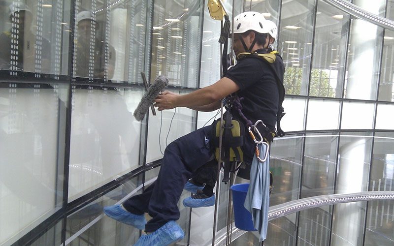 abseiling-window-cleaning
